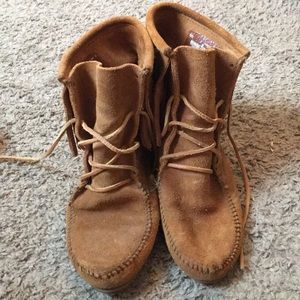 Minnetonka fringed boot moccasins